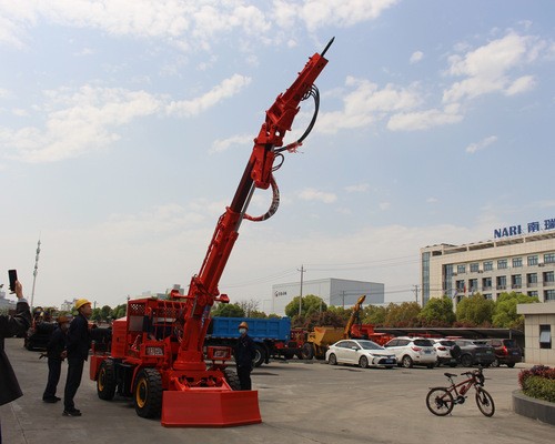 轮胎式橇毛台车